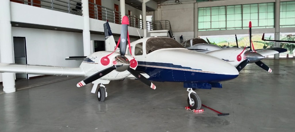 Piper Seneca IV 1995
