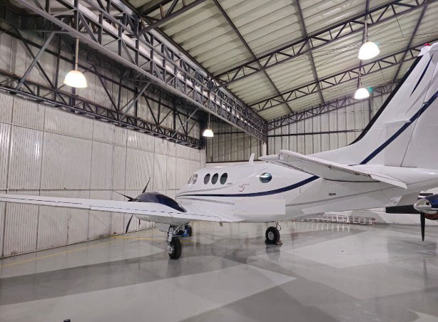 Beechcraft King Air C90 1989 miniatura 7