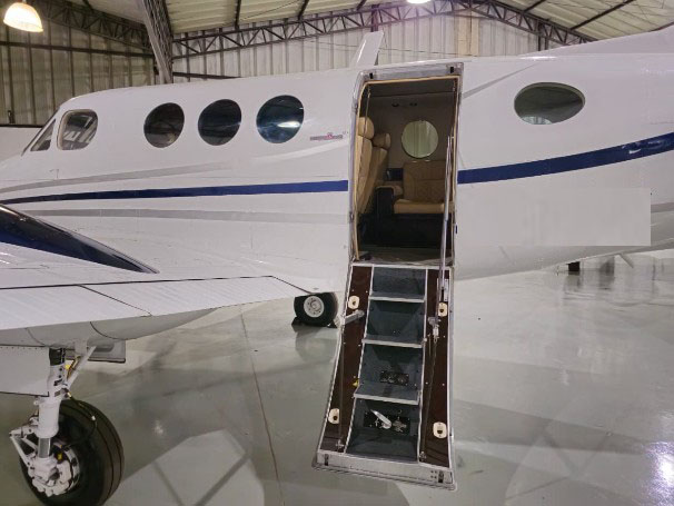 Beechcraft King Air C90 1989 miniatura 8