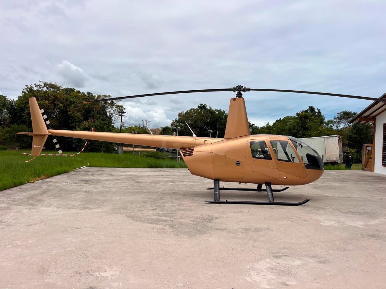 Robinson R44 Raven II 2010 miniatura 3