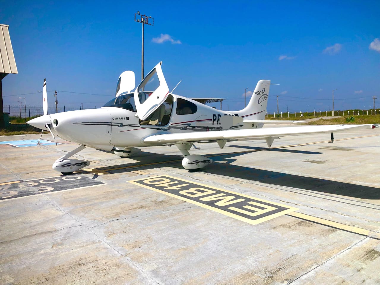 Cirrus SR20 2005