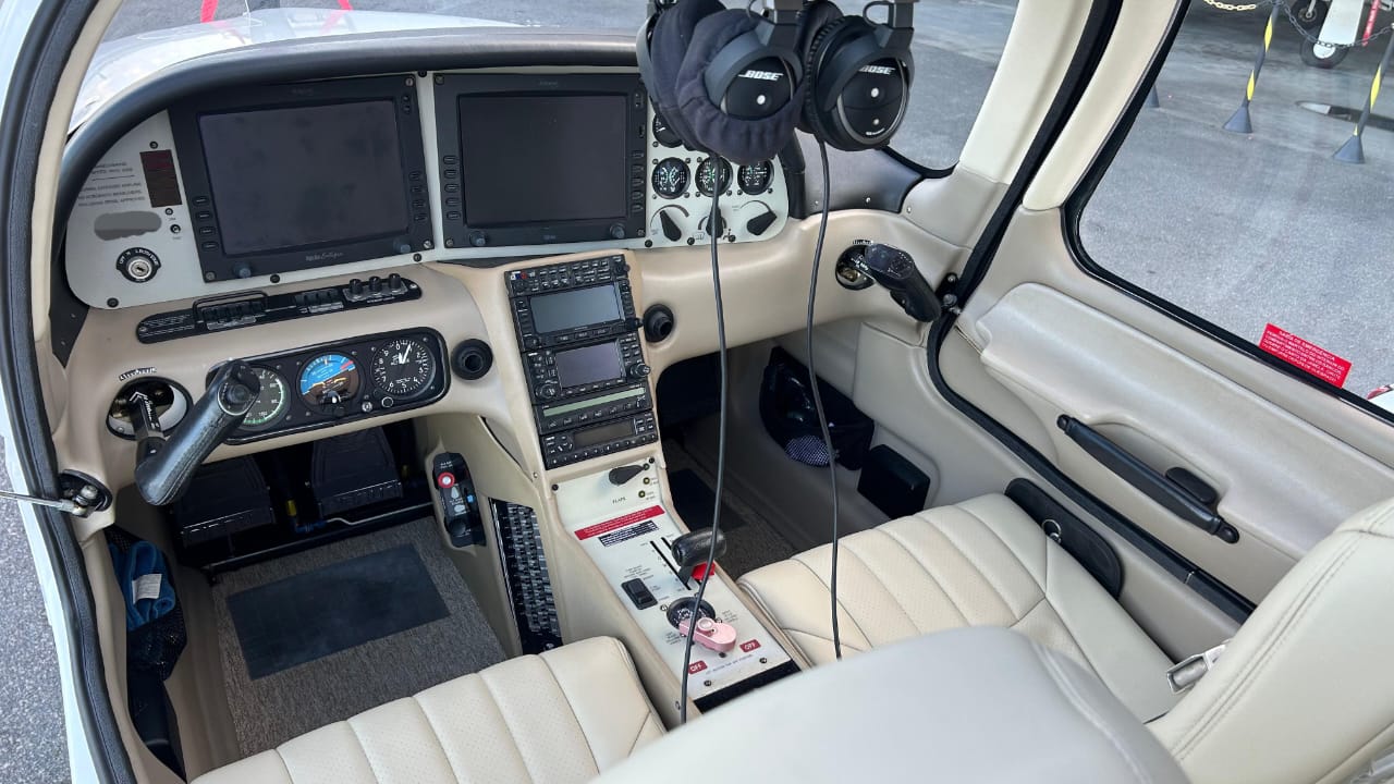 Cirrus SR20 2005 miniatura 6