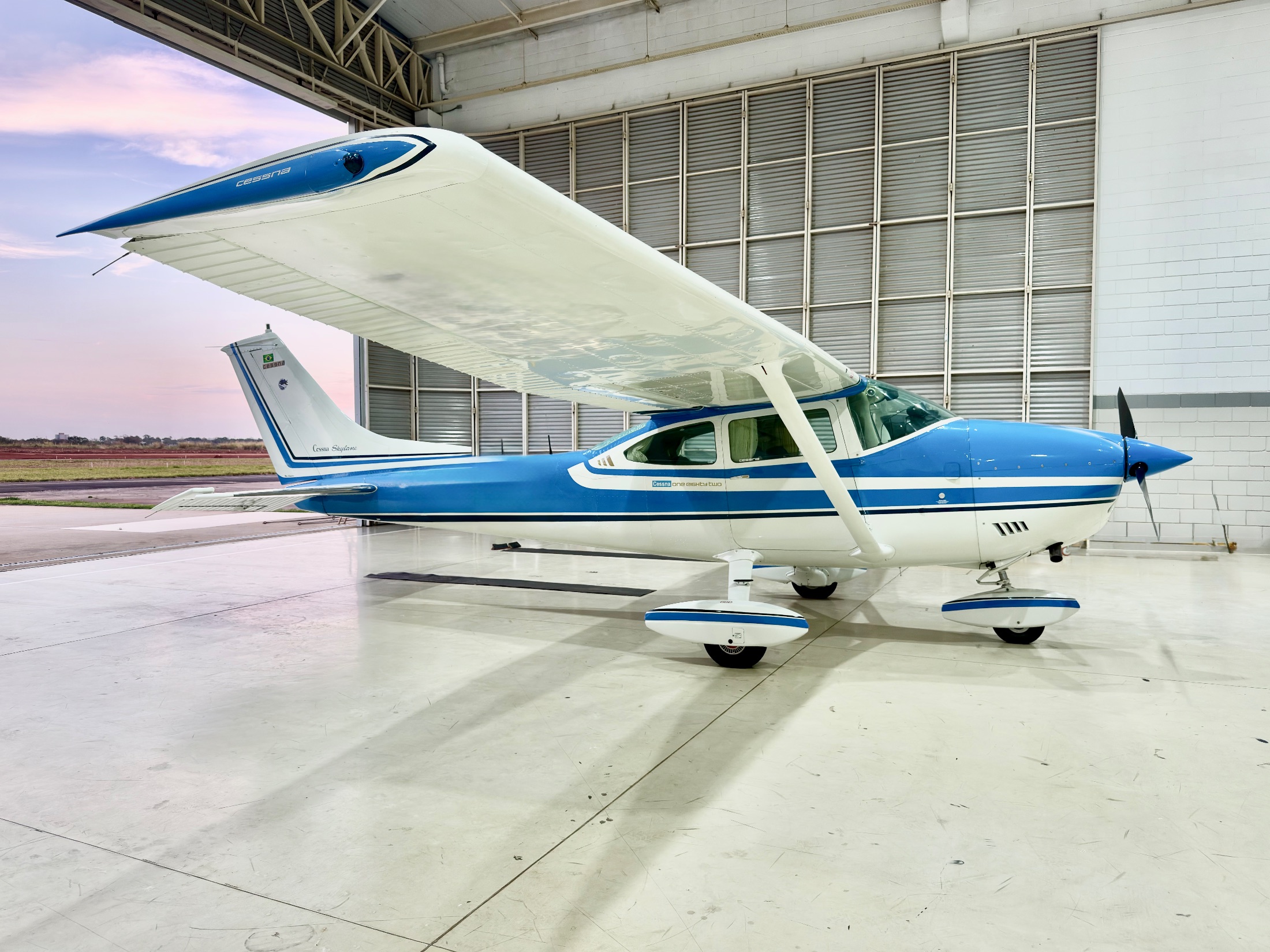 Cessna 182 Skylane 1974 miniatura 5