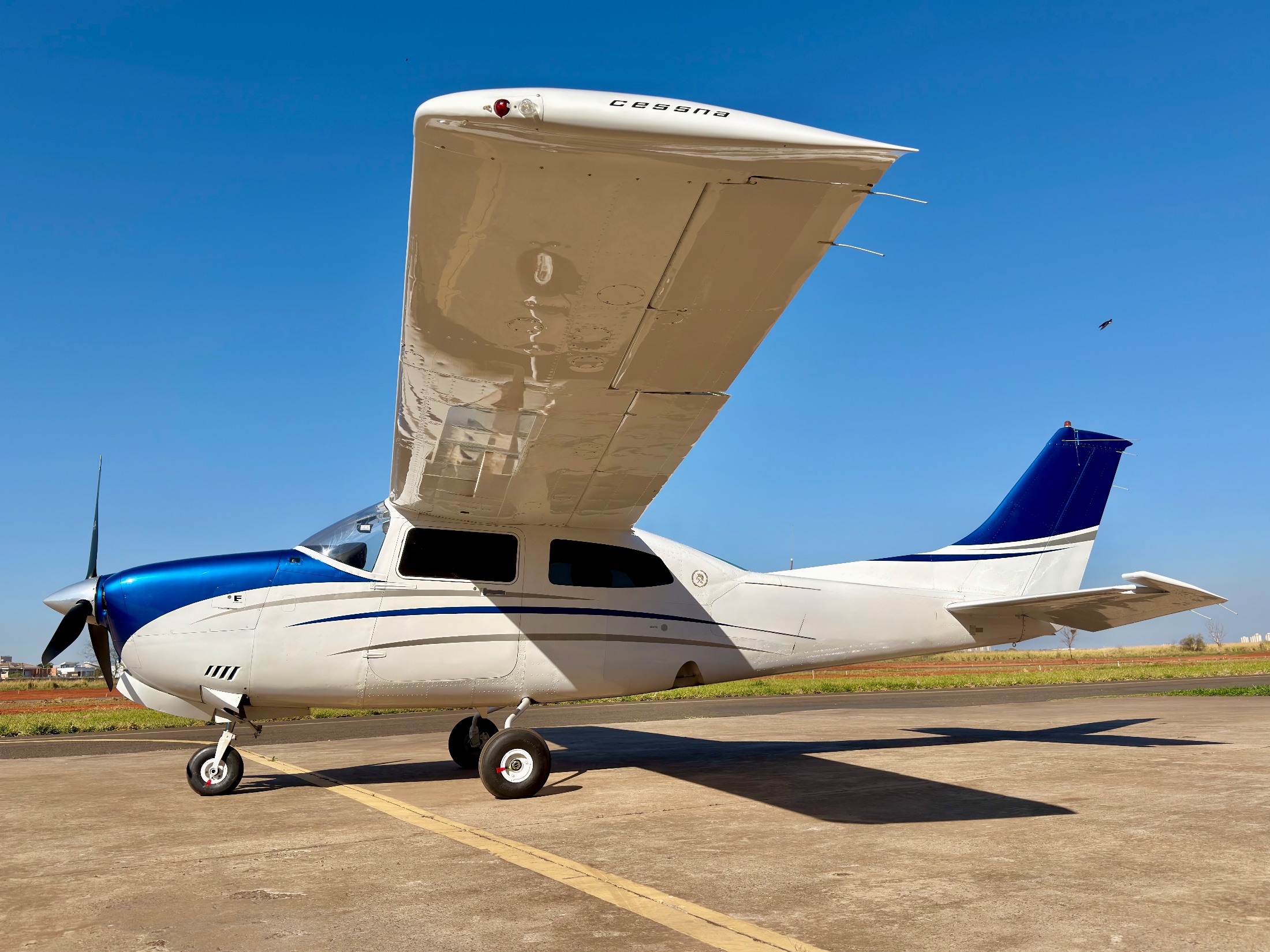 Cessna 210 Centurion 1982 miniatura 3