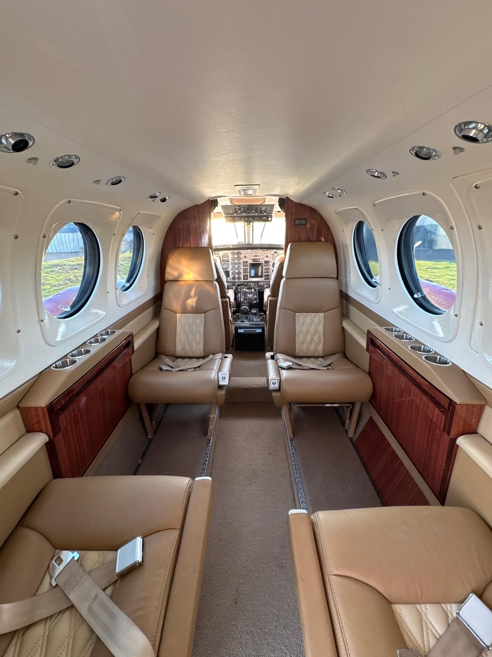 Beechcraft King Air C90A 1999 miniatura 5