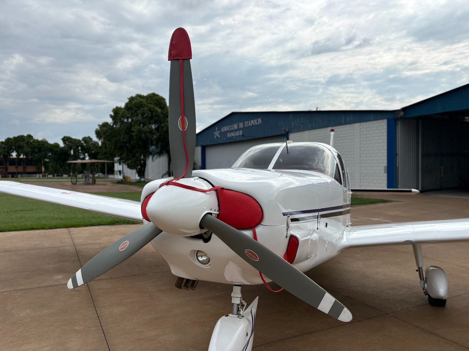 Neiva EMB 720 Minuano 1989 miniatura 3