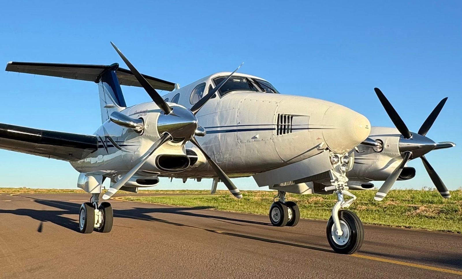 Beechcraft King Air F90 1982 miniatura 2