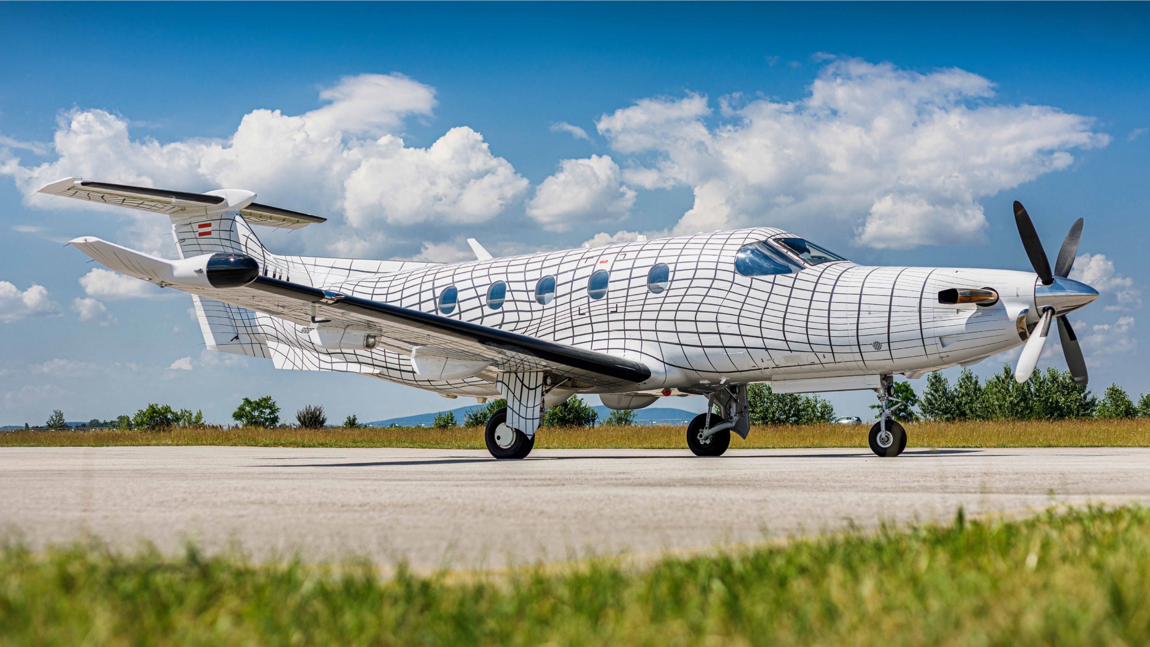 Pilatus PC-12 NG 2013 miniatura 2