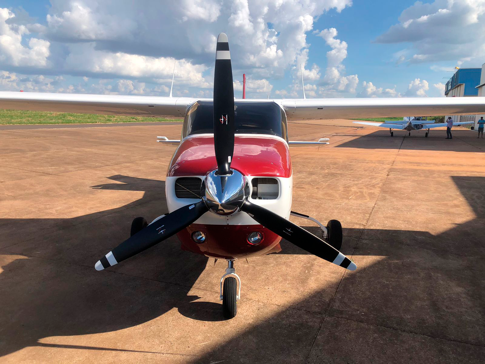 Cessna 210 Centurion 1977 miniatura 5