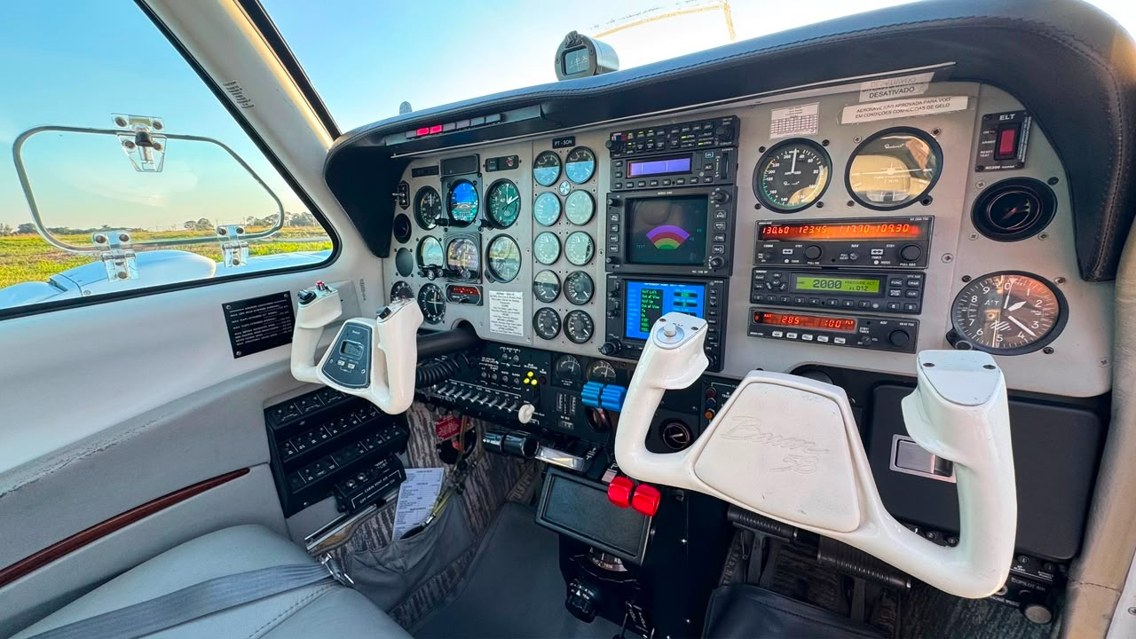 Beechcraft Baron 58 1999 miniatura 5