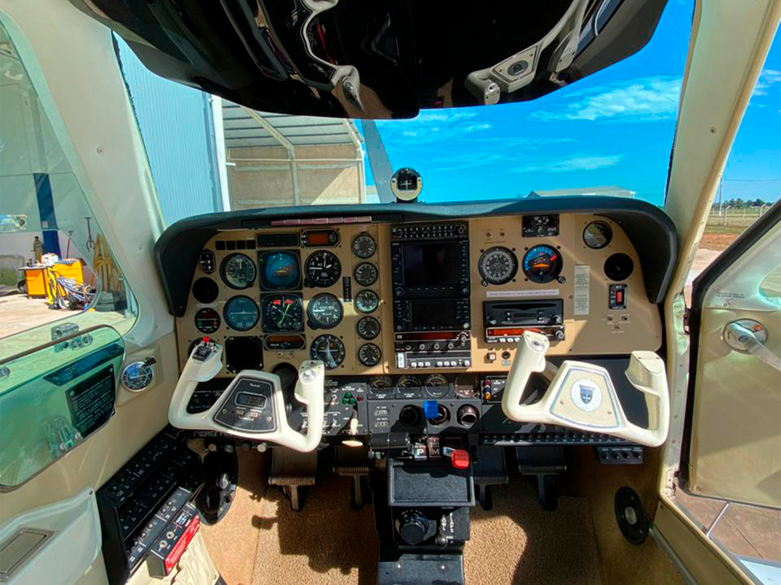 Beechcraft Bonanza A36 1997 miniatura 7
