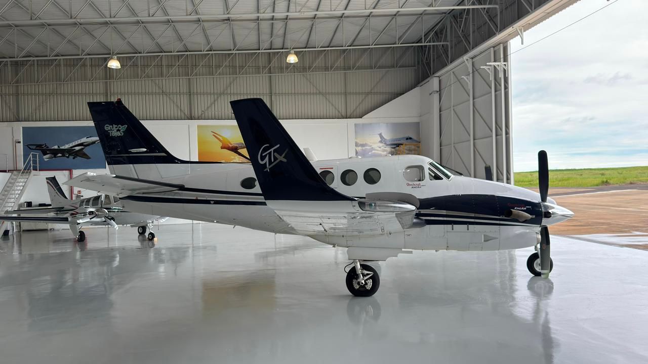 Beechcraft King Air C90GTx 2010 miniatura 3