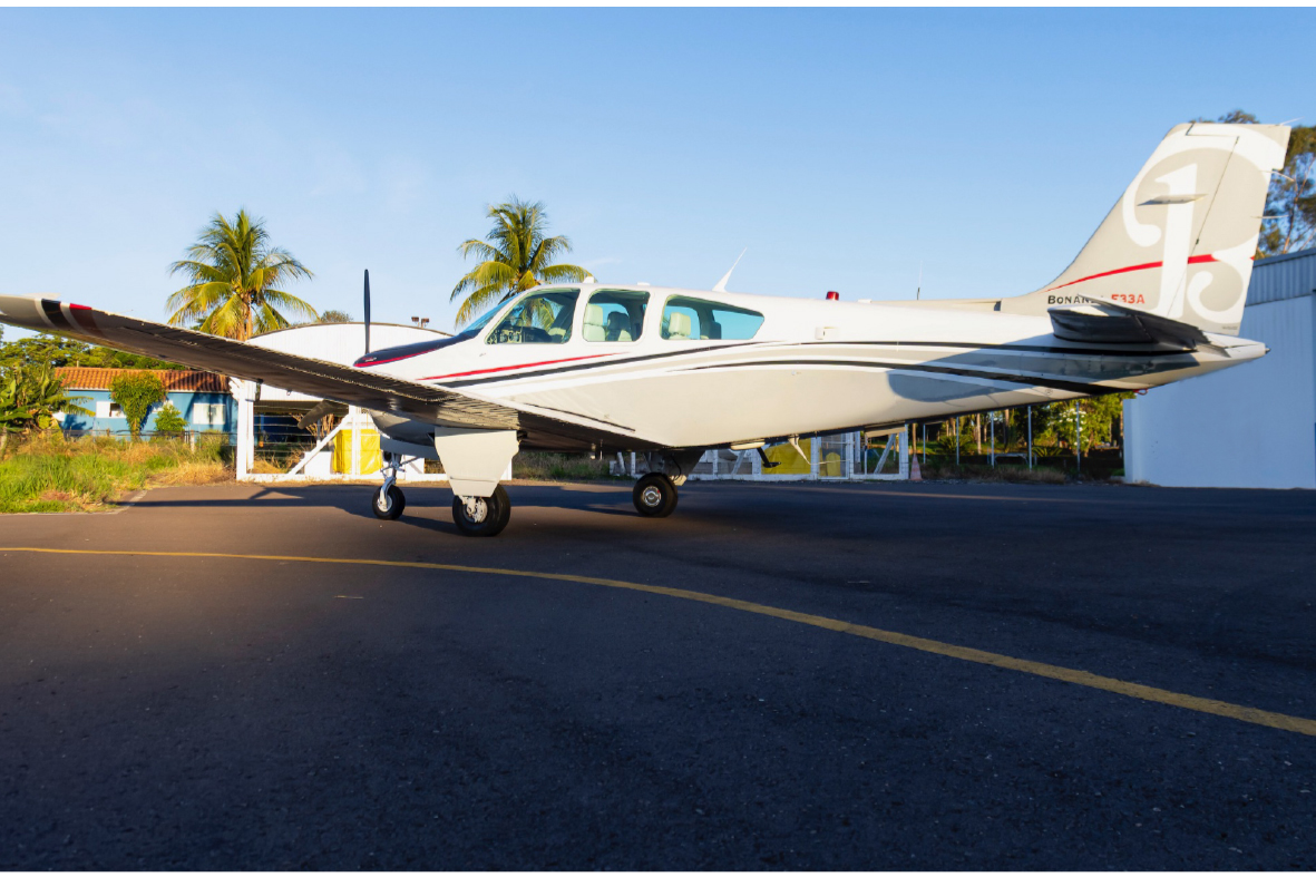 Beechcraft Bonanza F33A • PR-HBP miniatura 2
