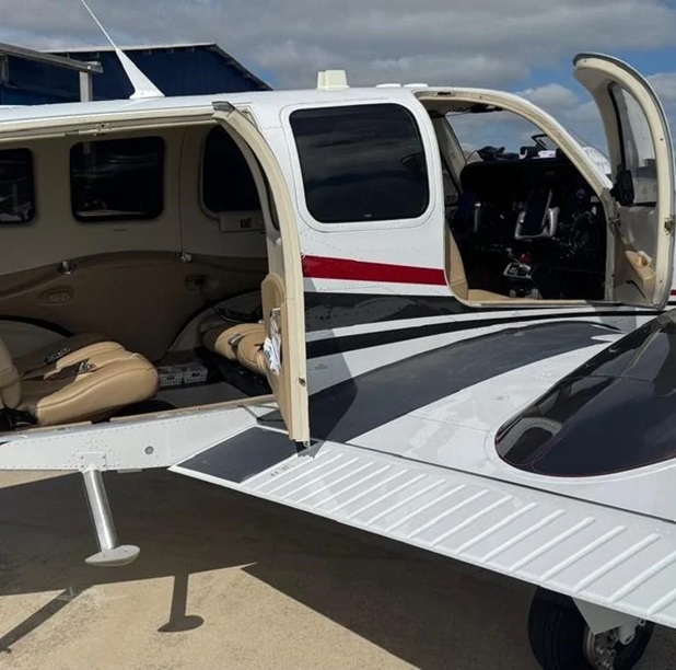 Beechcraft Baron G58 2015 miniatura 4