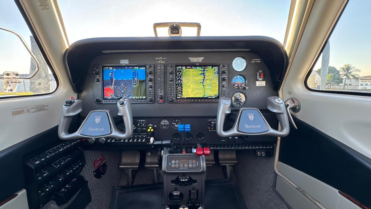 Beechcraft Baron G58 2012 miniatura 6