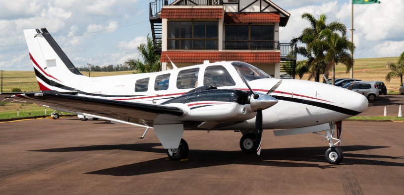 Beechcraft Baron G58 2016 miniatura 2