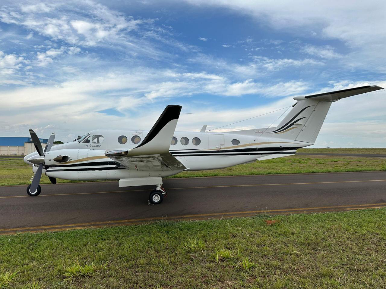 Beechcraft King Air 350i 2000 miniatura 2