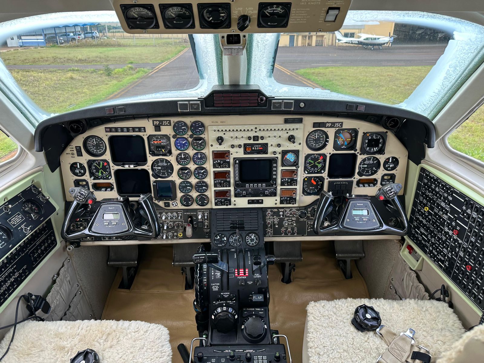 Beechcraft King Air 350i 2000 miniatura 5