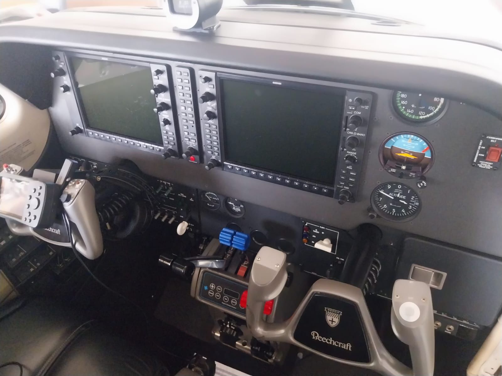 Beechcraft Baron G58 2012 miniatura 5