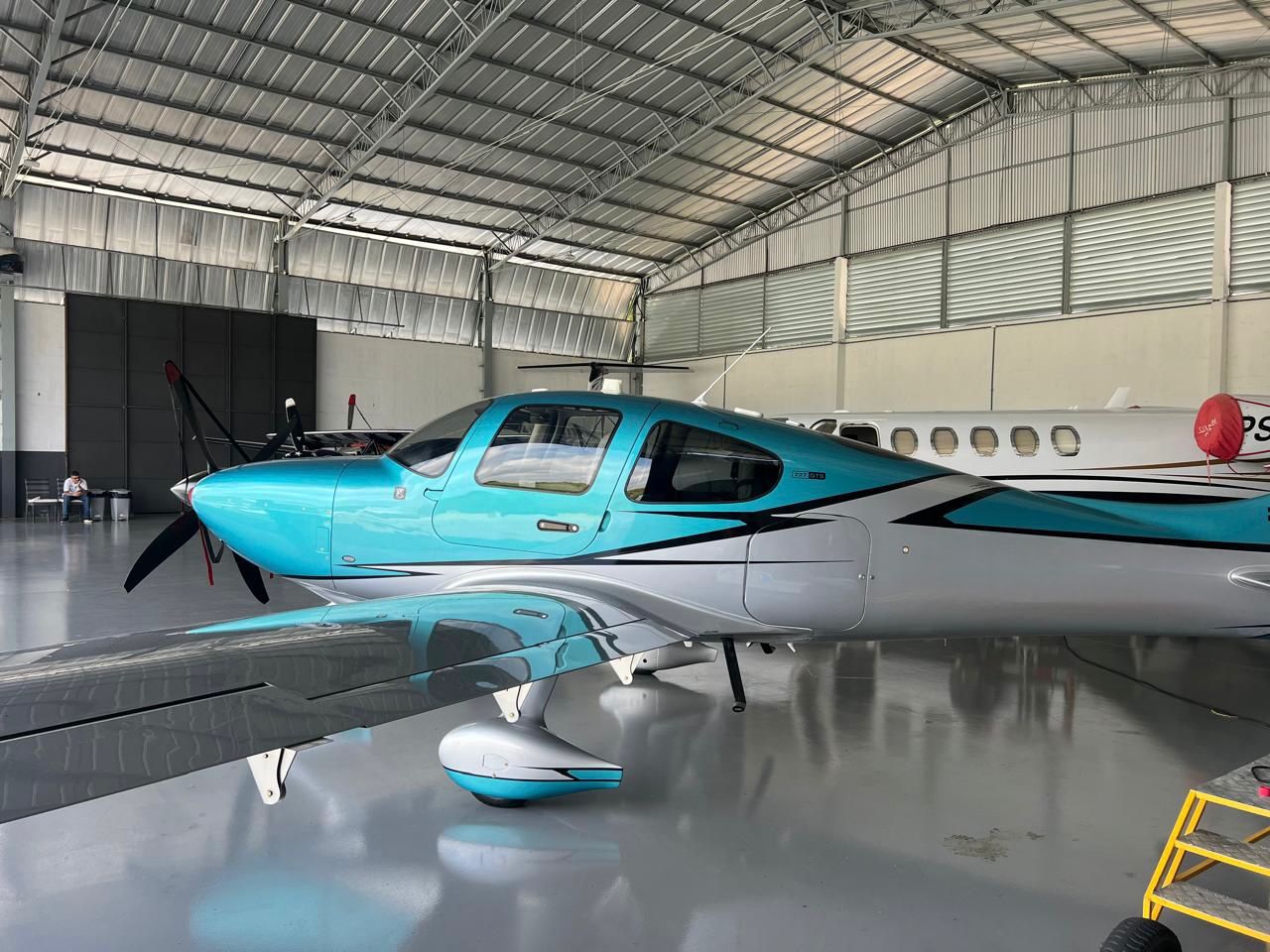 Cirrus SR22T 2023 miniatura 2