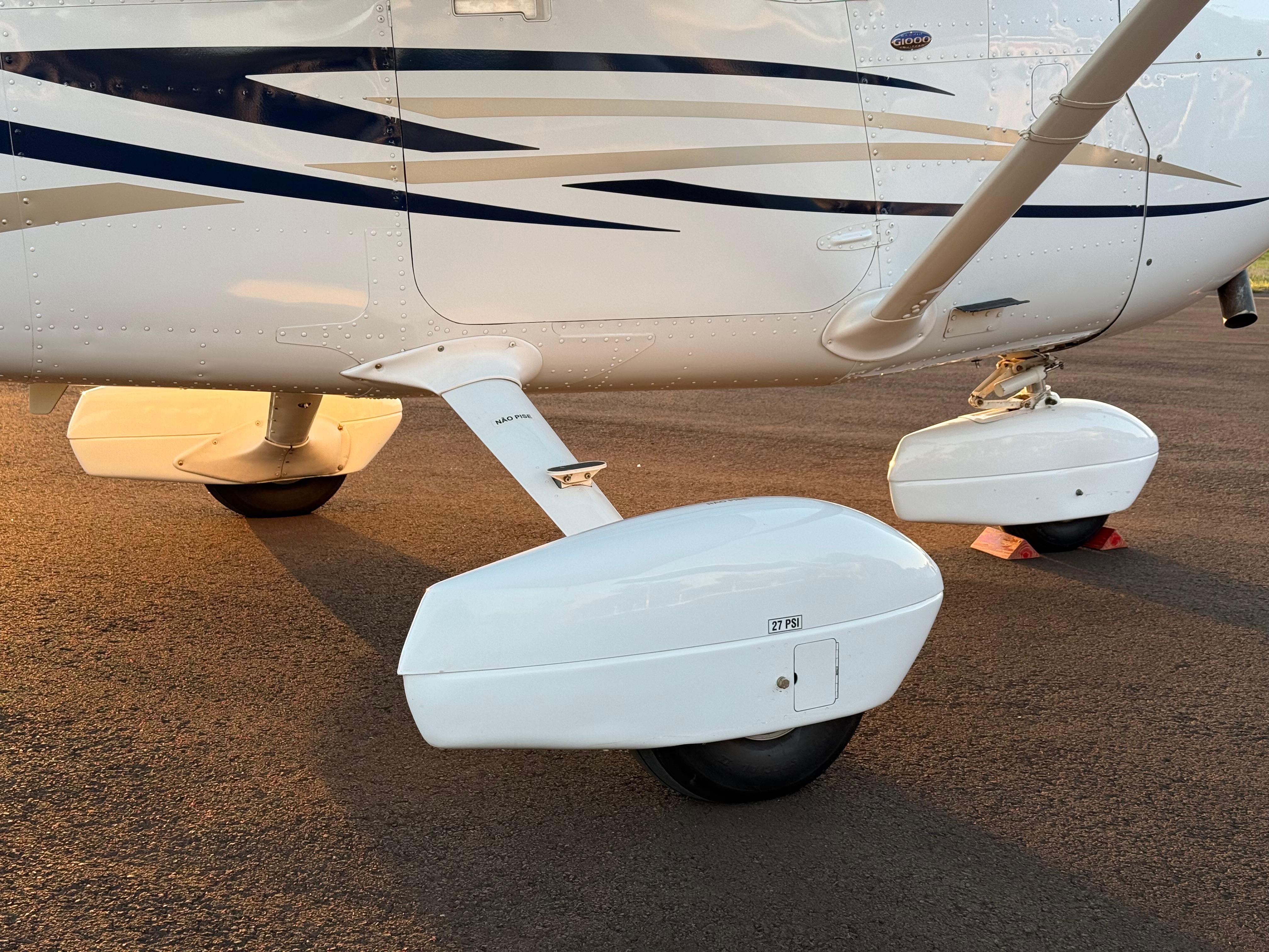 Cessna 172 Skyhawk 2007 miniatura 5