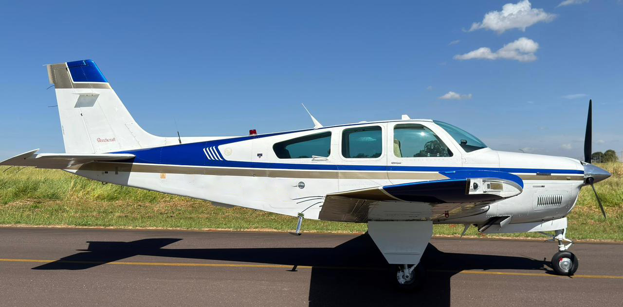 Beechcraft Bonanza F33A 1991 miniatura 2