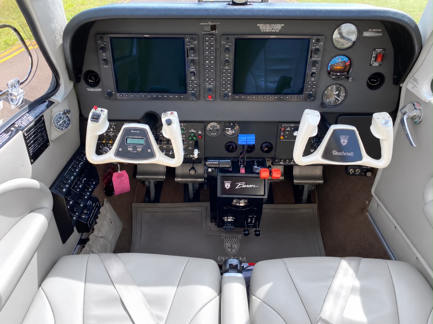 Beechcraft Baron 58 2011 miniatura 5