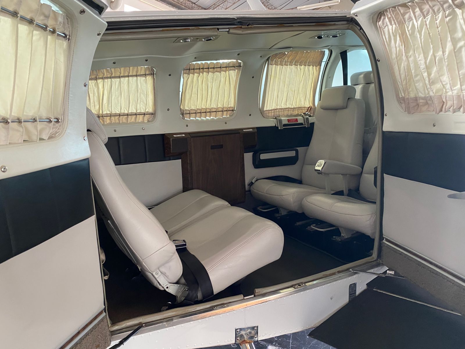 Beechcraft Baron G58 • PR-IRH miniatura 5