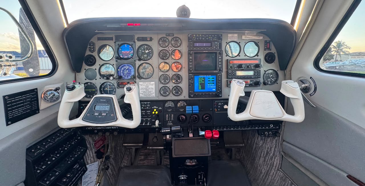 Beechcraft Baron G58 1999 miniatura 5