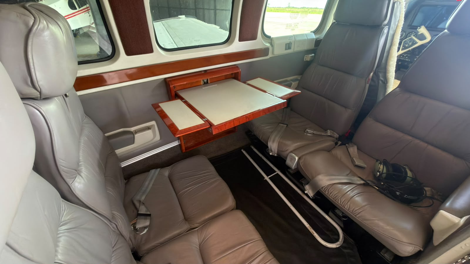 Beechcraft Bonanza A36 1999 miniatura 4