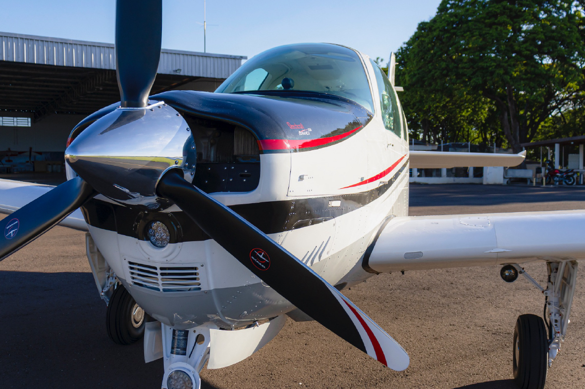 Beechcraft Bonanza F33A • PR-HBP miniatura 4