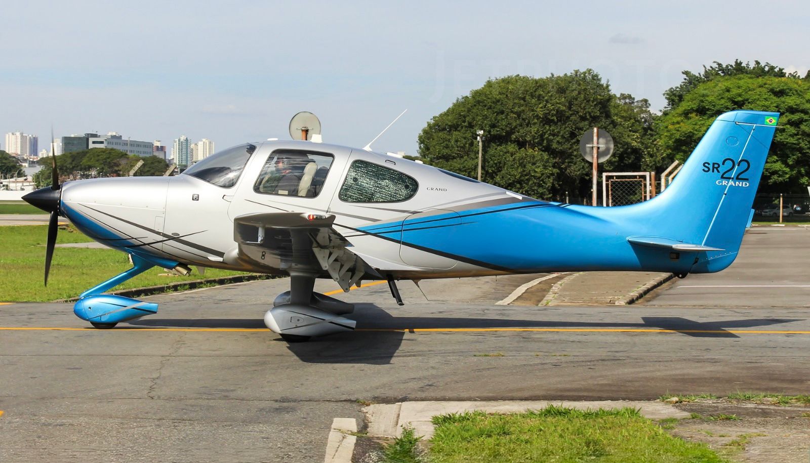 Cirrus Design SR22 2014 miniatura 2