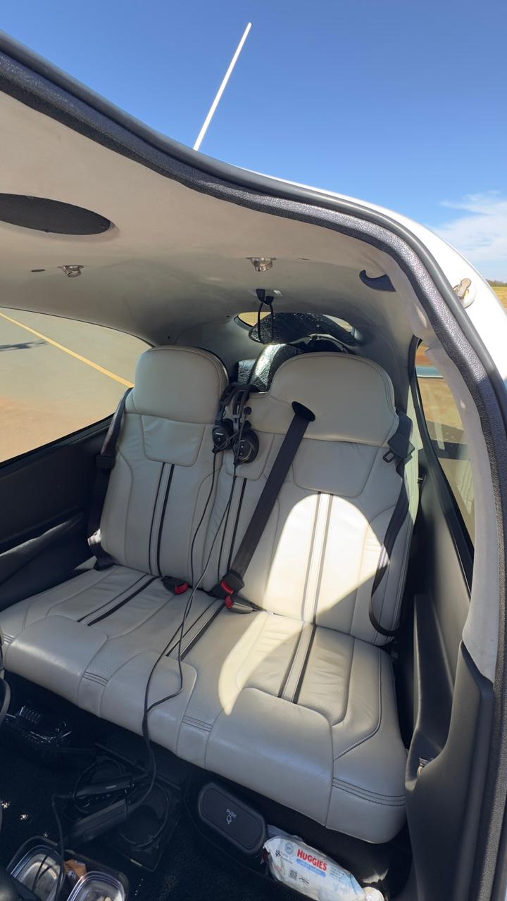 Cirrus Design SR22 2014 miniatura 5
