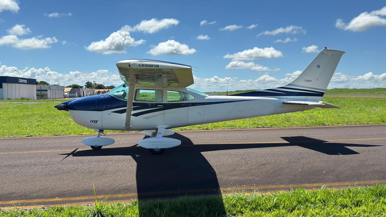 Cessna 182P 1973 à venda