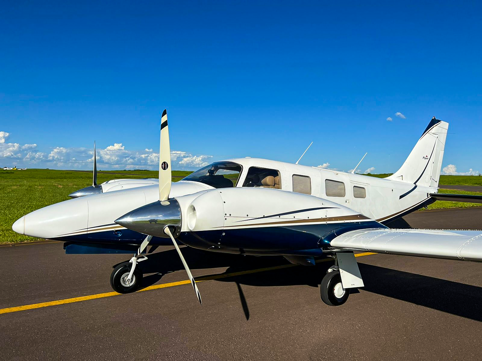 Piper Seneca V 1999 miniatura 2