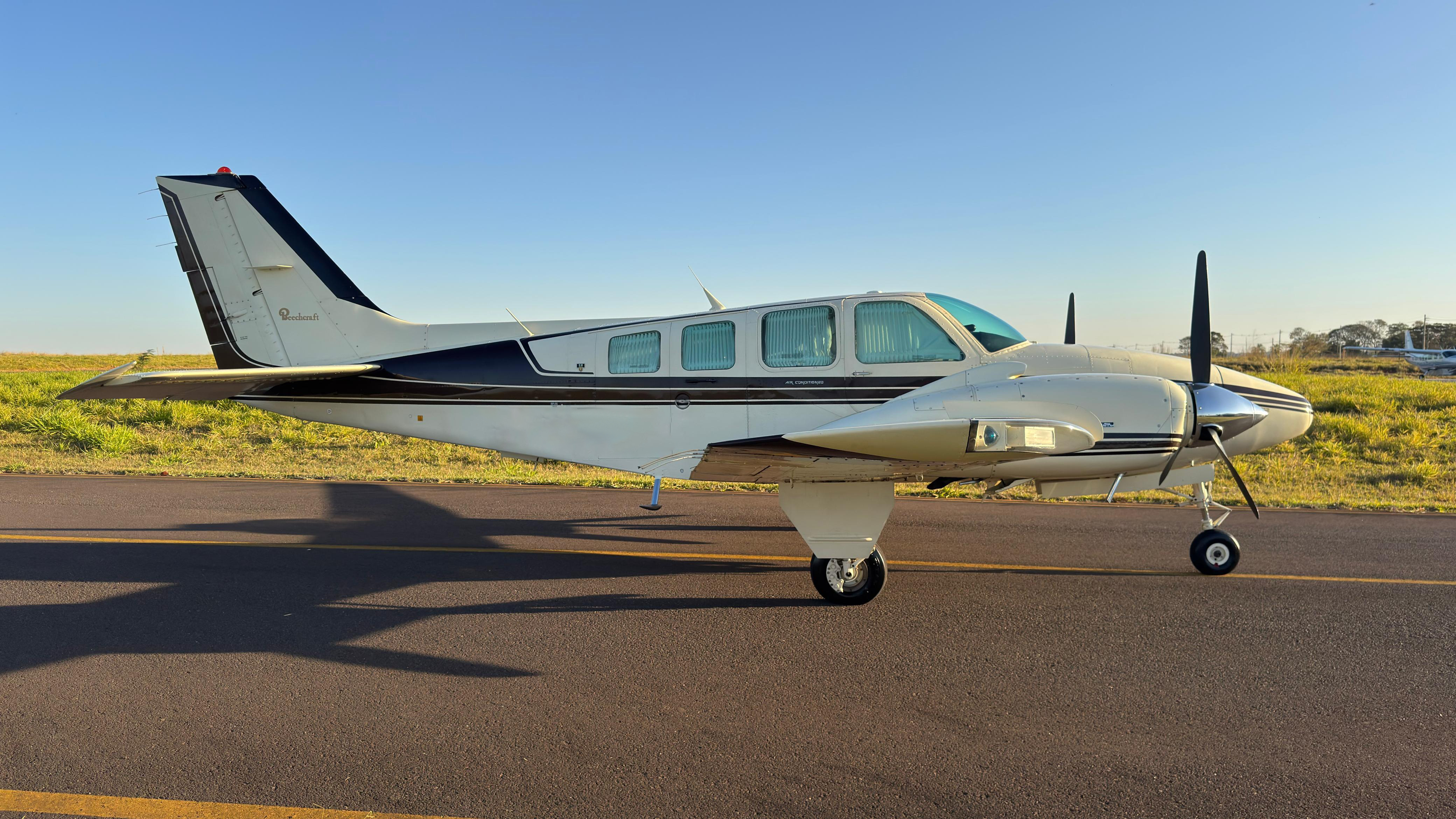Beechcraft Baron G58 1984