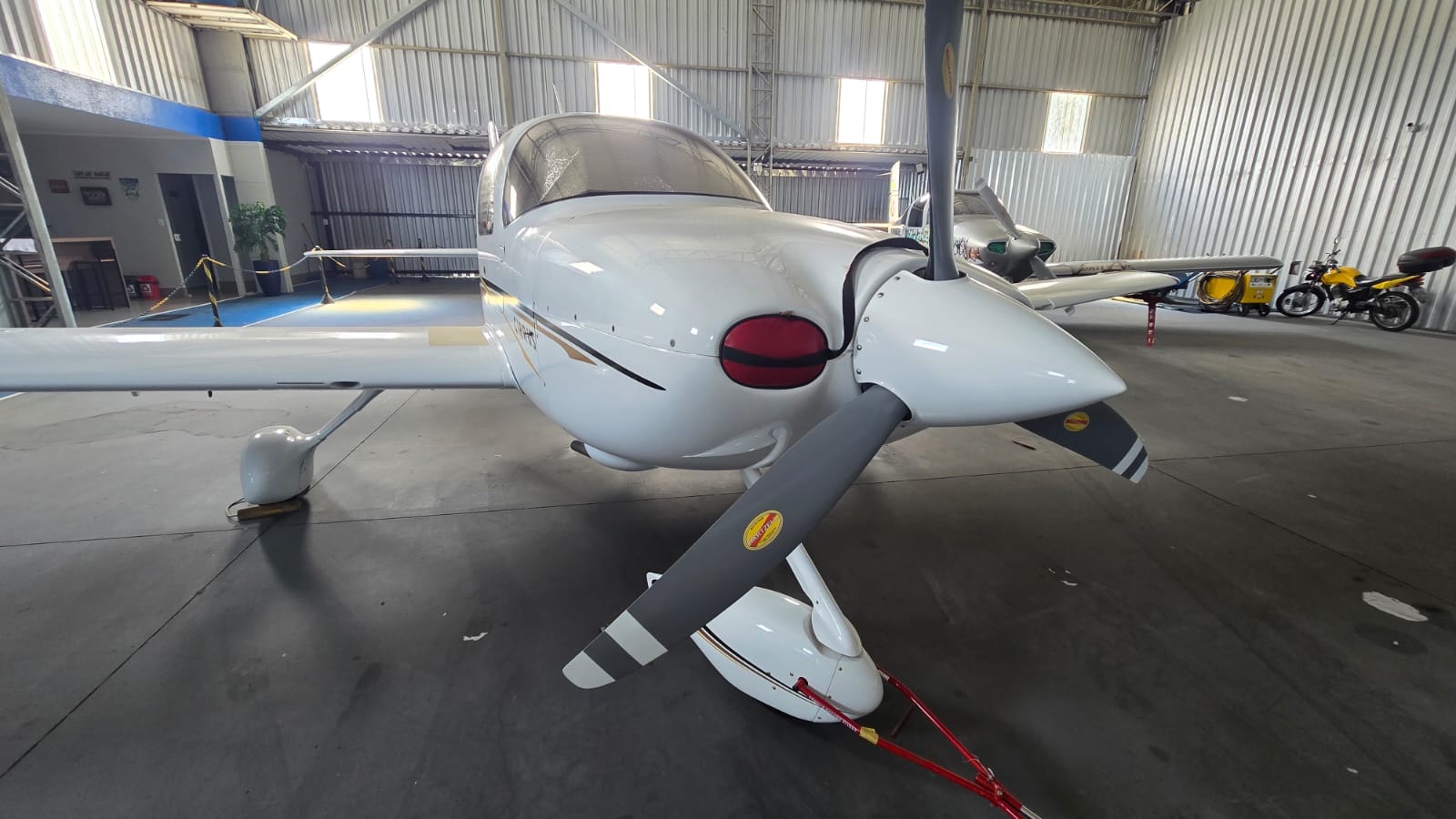 Cirrus SR20 2005
