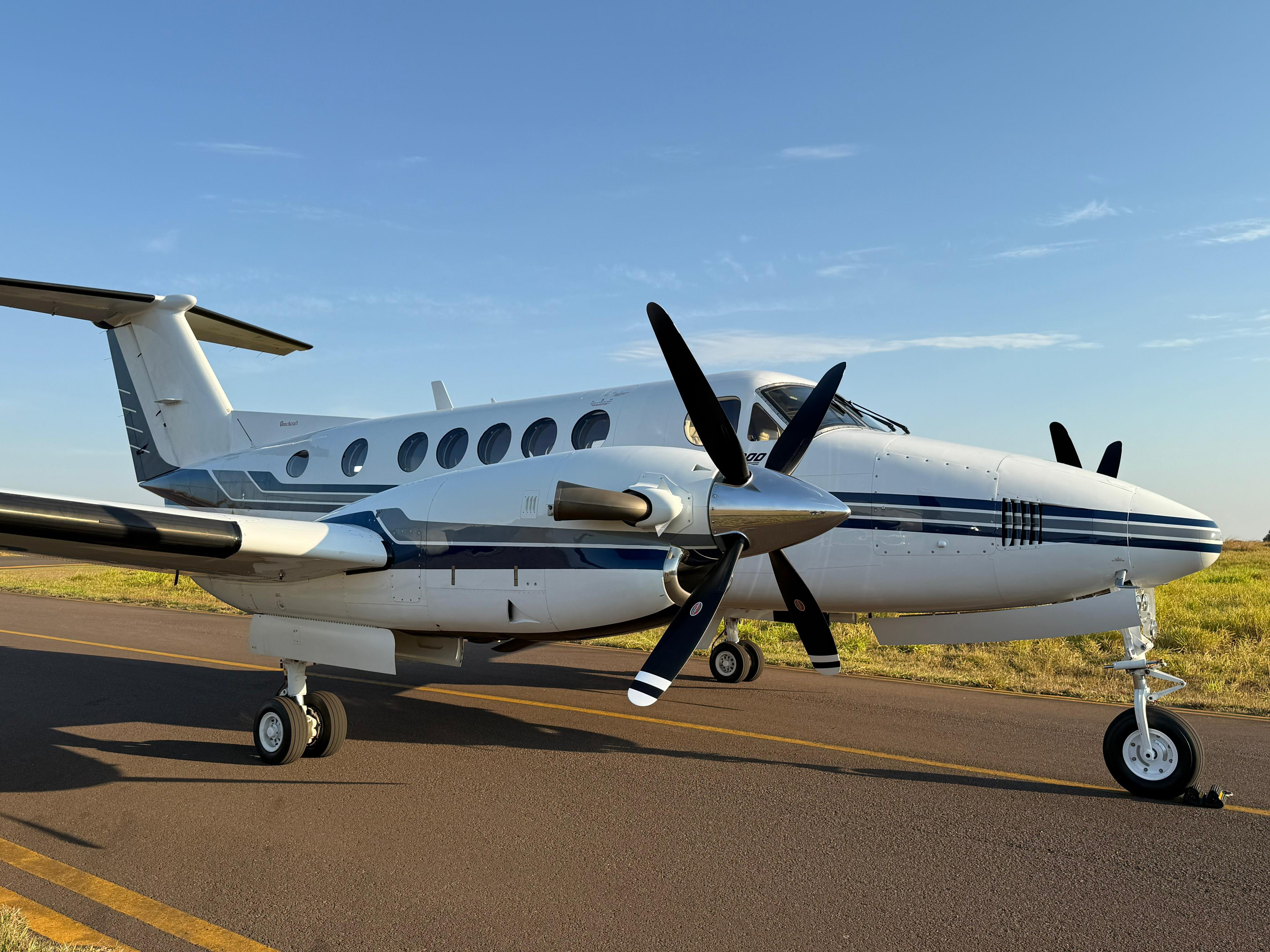 Beechcraft King Air B200 1997 miniatura 2