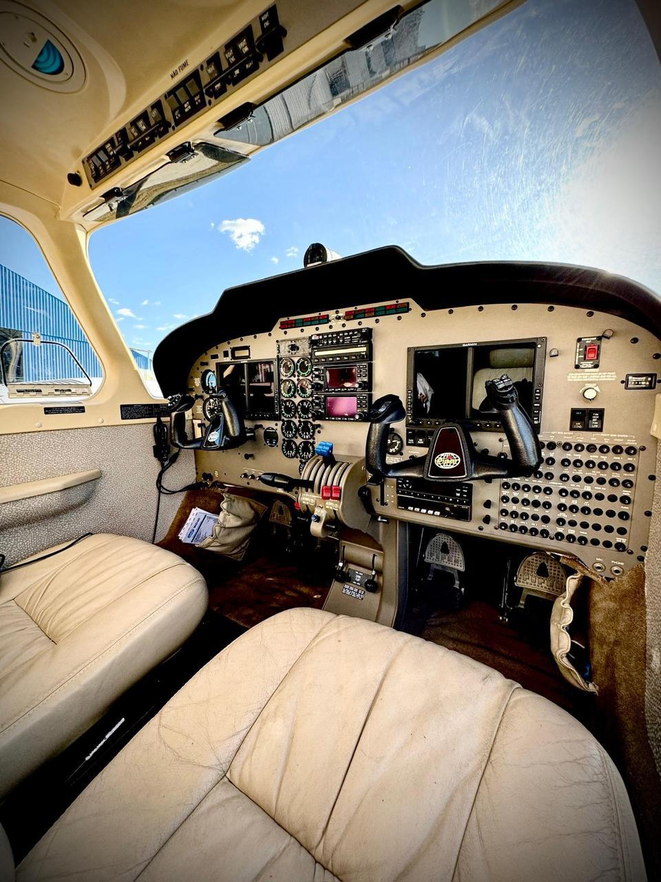 Piper Seneca V 2011 miniatura 6