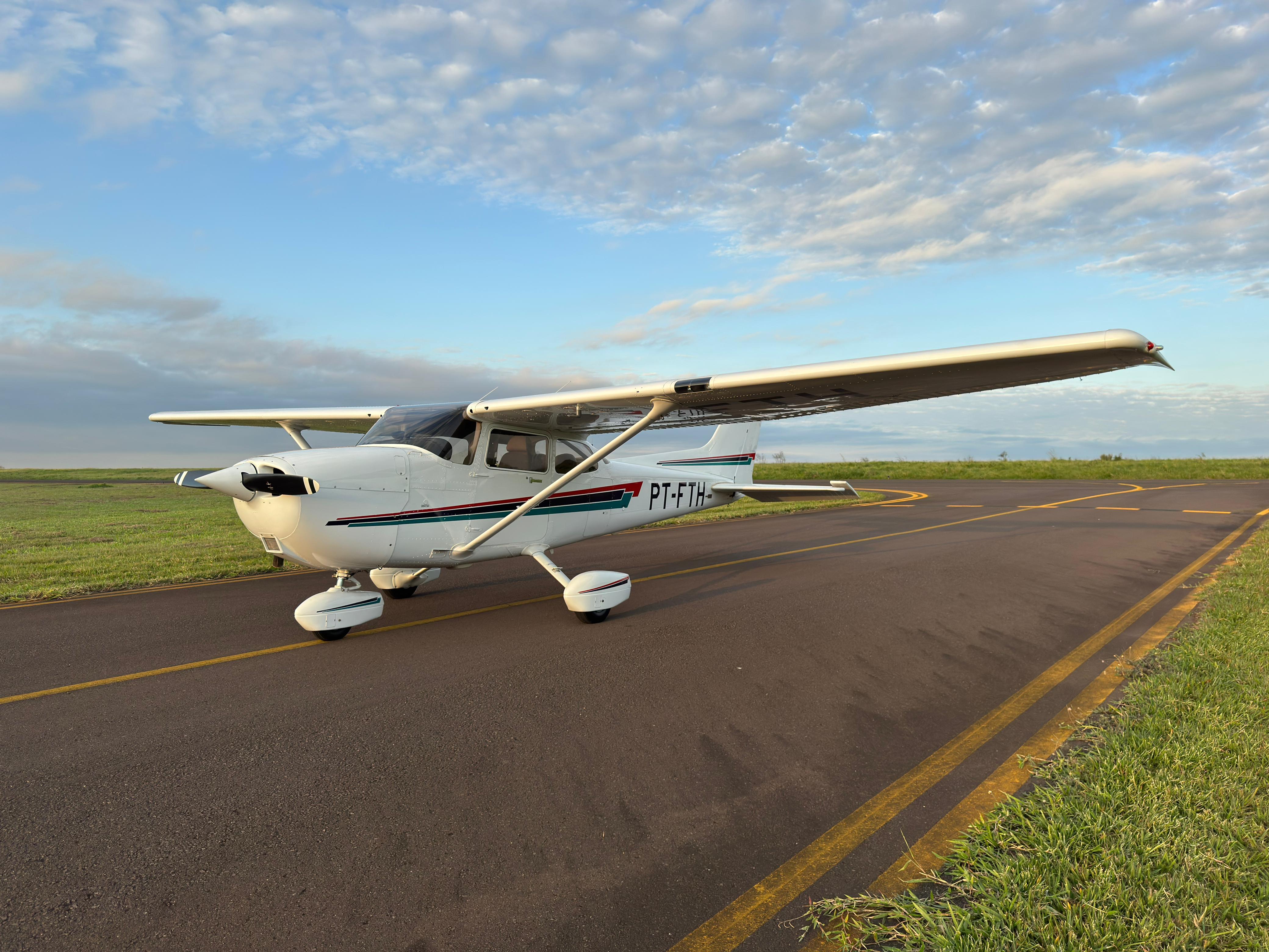 Cessna 172 Skyhawk 2002 miniatura 3