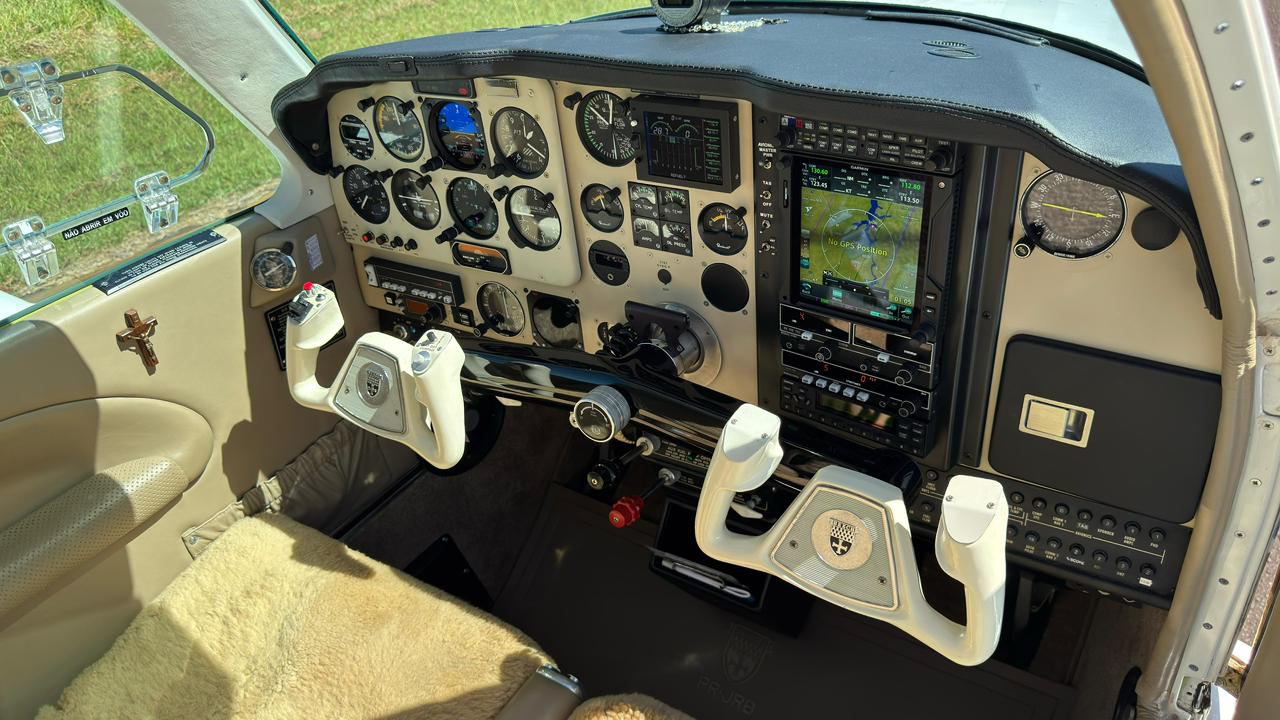 Beechcraft Bonanza F33A 1991 miniatura 8