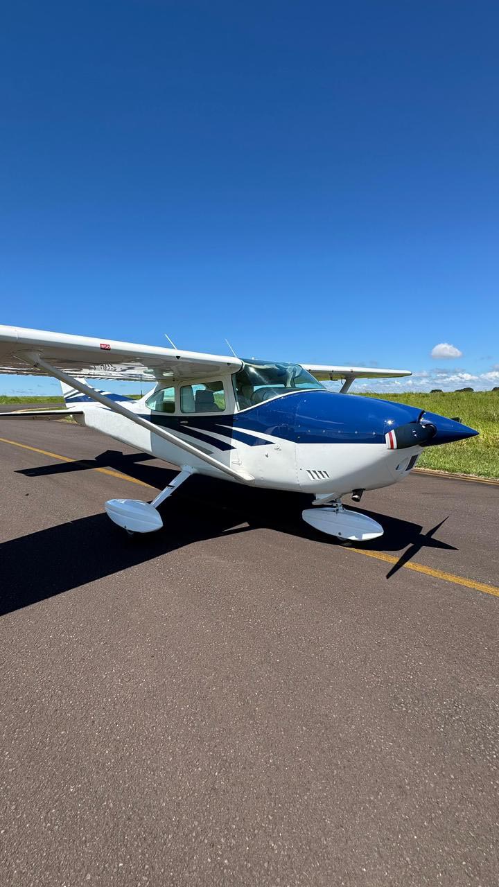 Cessna 182P 1973 miniatura 2