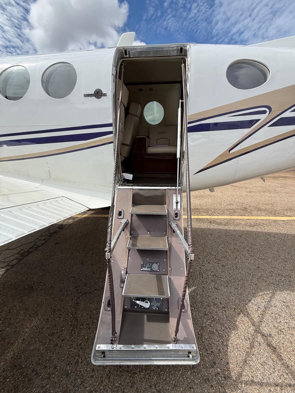 Beechcraft King Air C90GTx 1982 miniatura 3