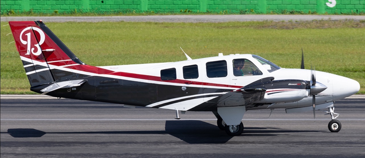 Beechcraft Baron G58 2015 miniatura 2