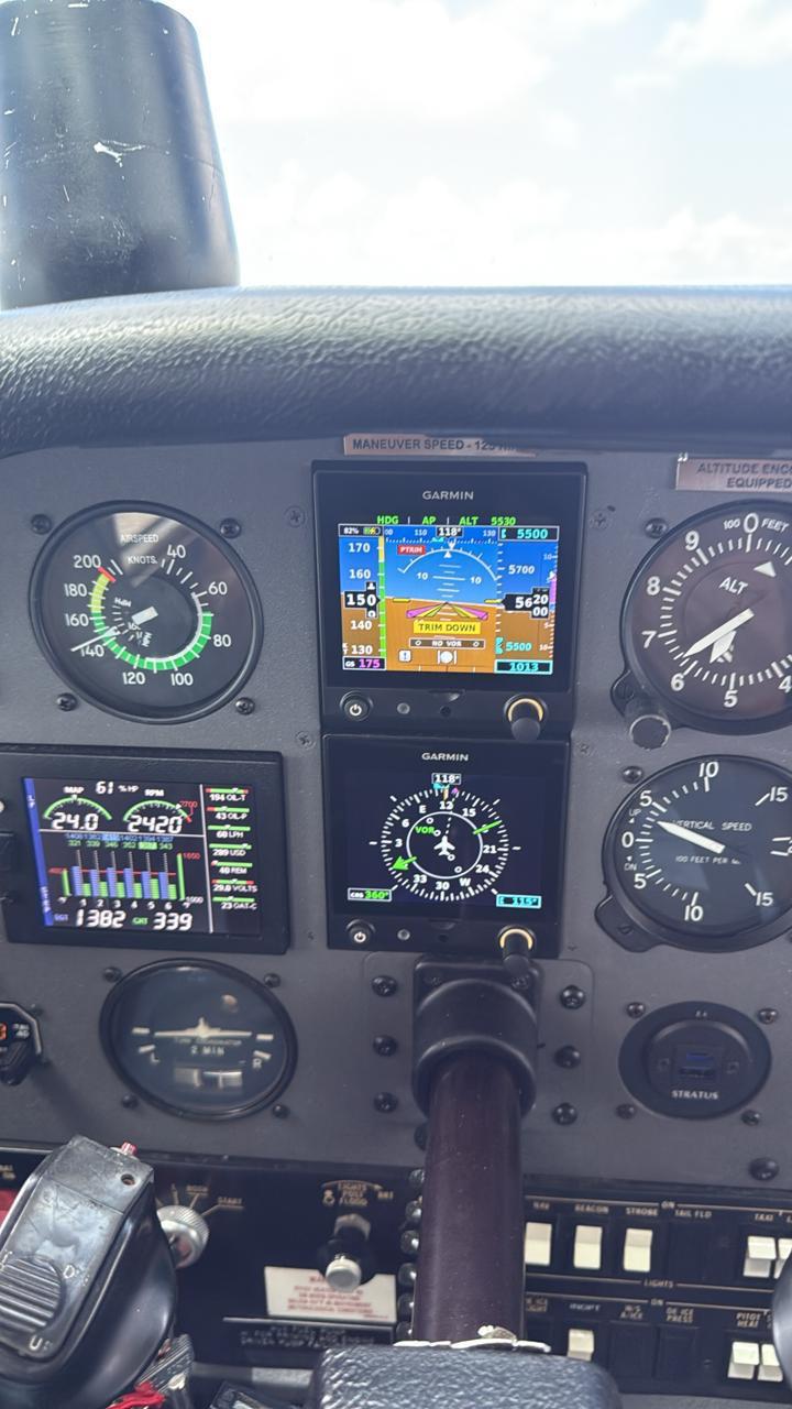 Cessna 210 Centurion 1984 miniatura 5