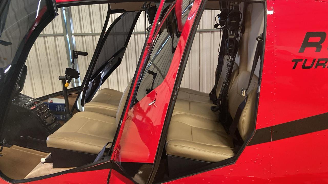 Robinson R66 Turbine 2013 miniatura 3