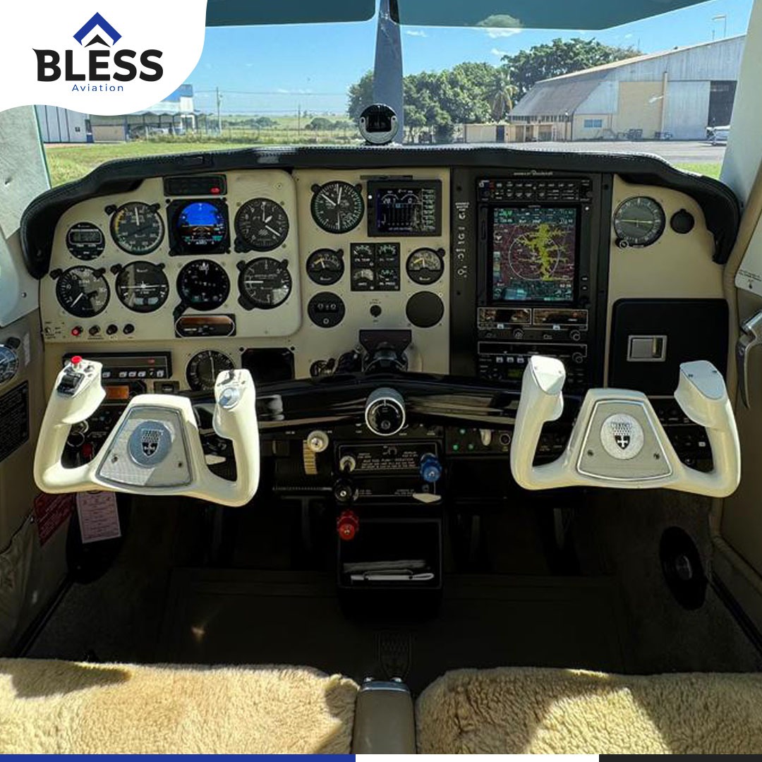 Beechcraft F33 Bonanza 1991 miniatura 6