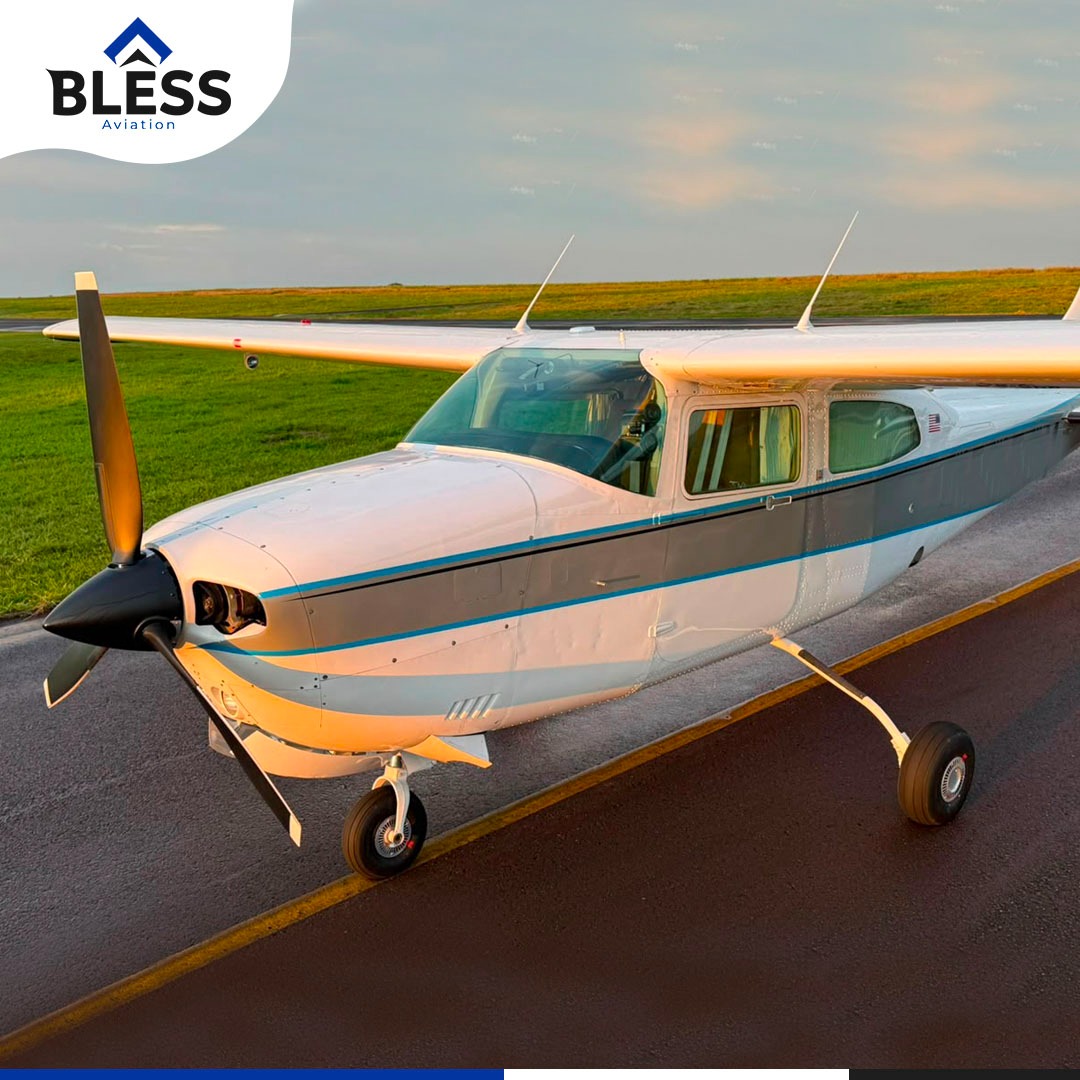 Cessna 210 Centurion 1984 miniatura 2